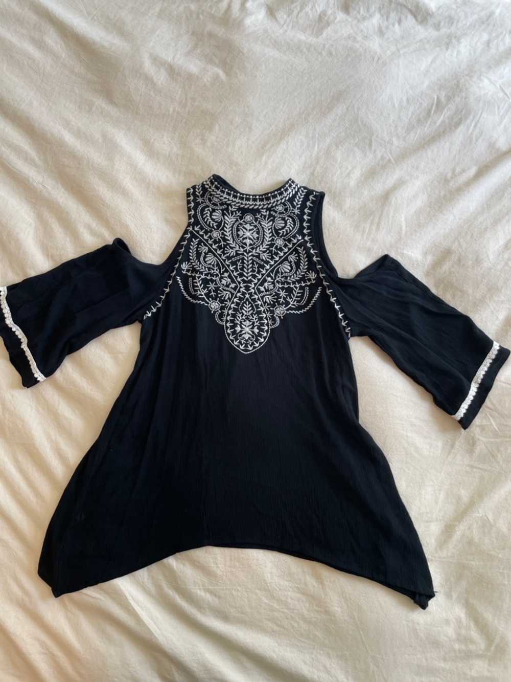 Xhilaration Navy Cold-Shoulder Embroidered Tunic